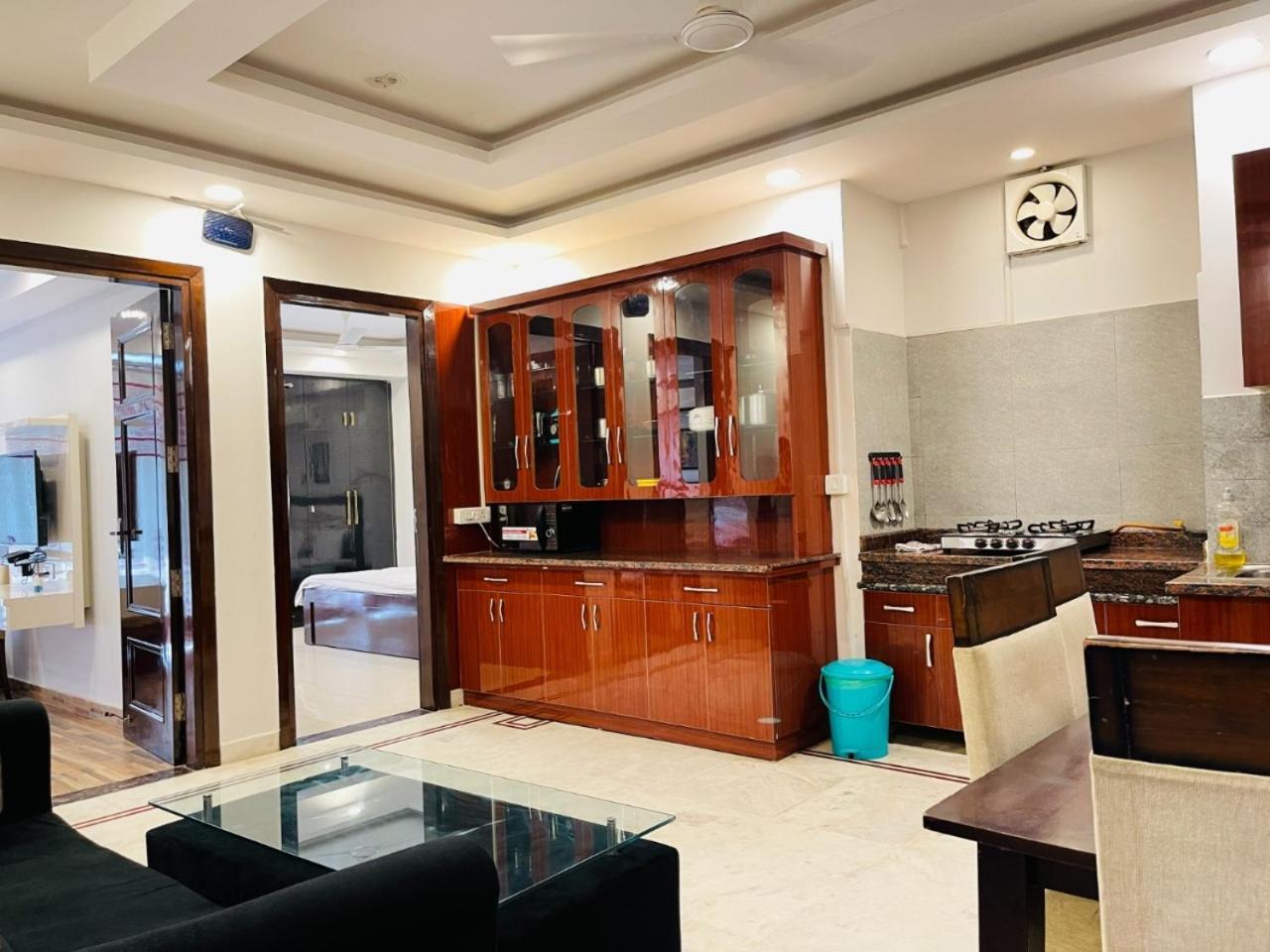 Bedchambers Medicity Serviced Apartments In Гургаон Экстерьер фото